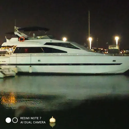 Navarino Yacht μέγαρα λιμανι νέας περάμου * Nea Peramos (Attica)
