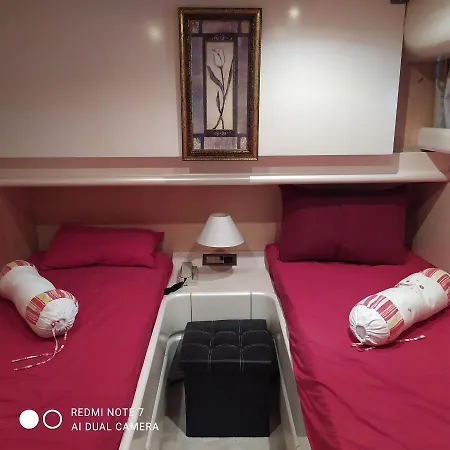 Navarino Yacht μέγαρα λιμανι νέας περάμου Botel *
